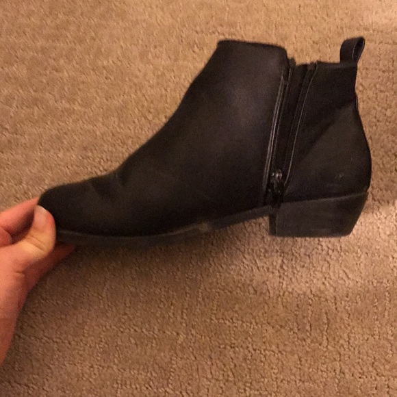 Black boots barely worn - Picture 2 of 4